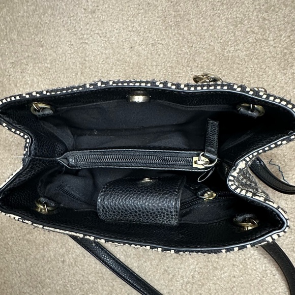 Liz Claiborne Black and White Plaid Shoulder Bag with Red Floral Embroidery - Picture 4 of 8